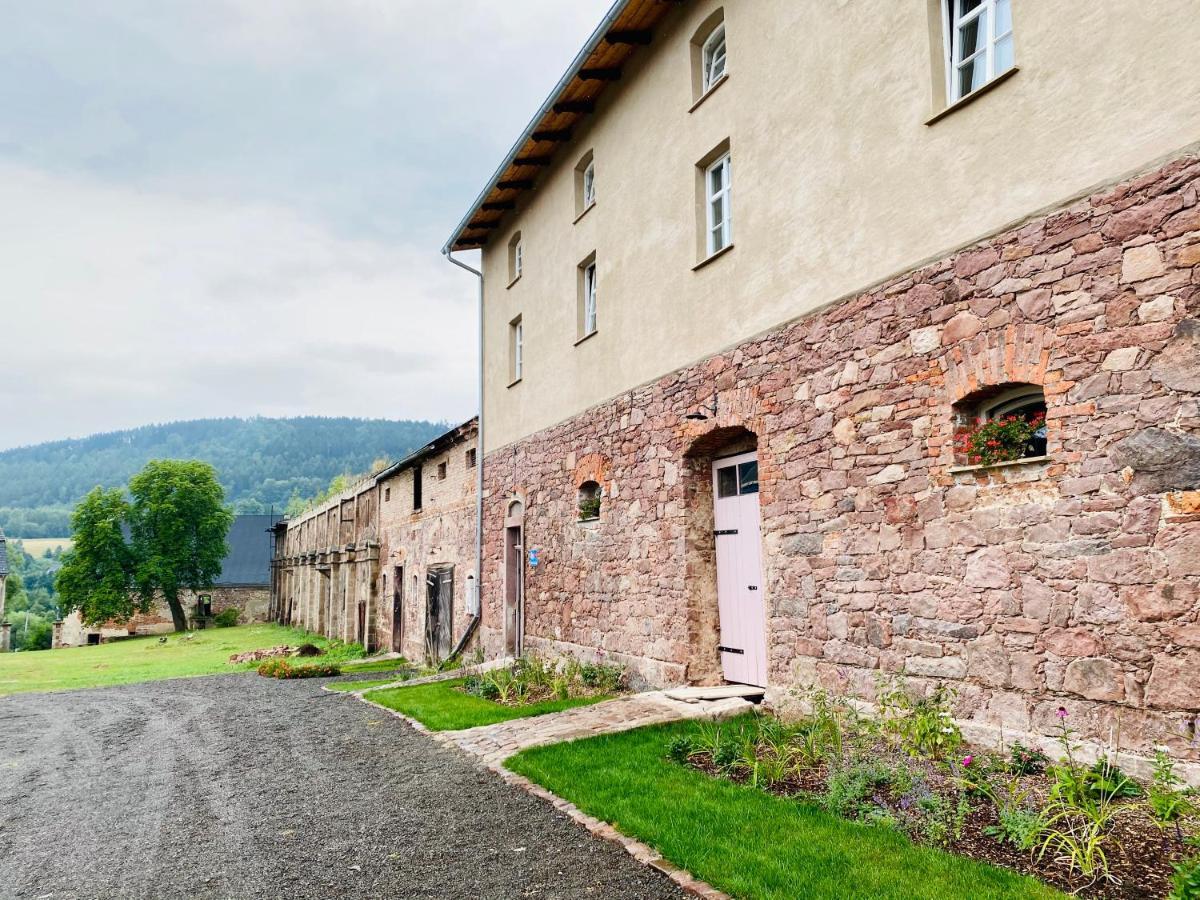 Zamek Sarny - Schloss Scharfeneck Клодзко Экстерьер фото