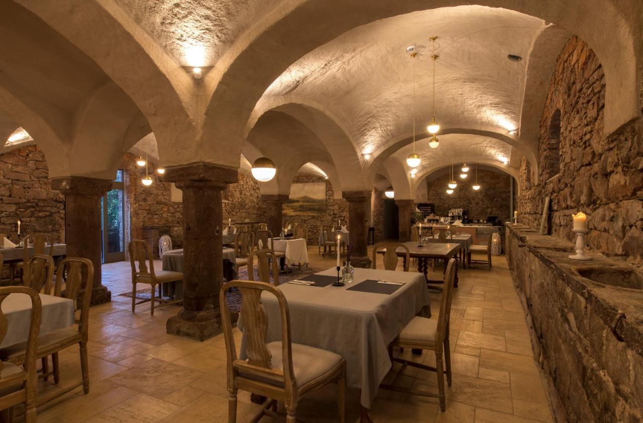Zamek Sarny - Schloss Scharfeneck Клодзко Экстерьер фото