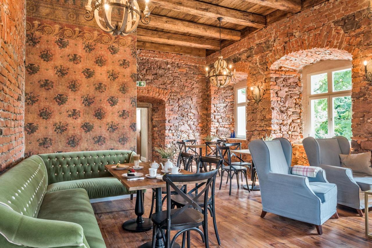 Zamek Sarny - Schloss Scharfeneck Клодзко Экстерьер фото